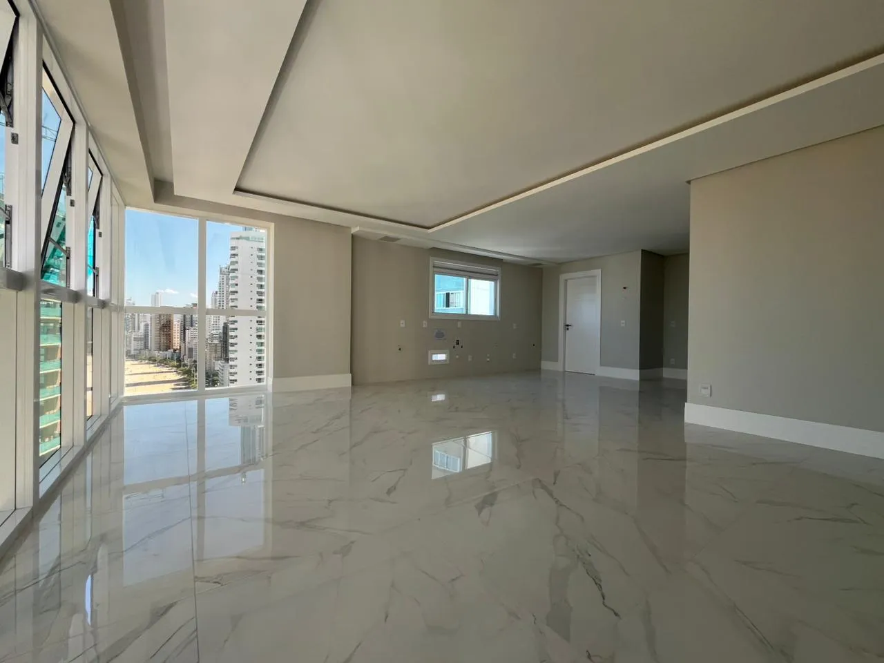 Imagem Apartamento com vista para o mar à venda com 150.06m2 por R$ 5.440.000,00