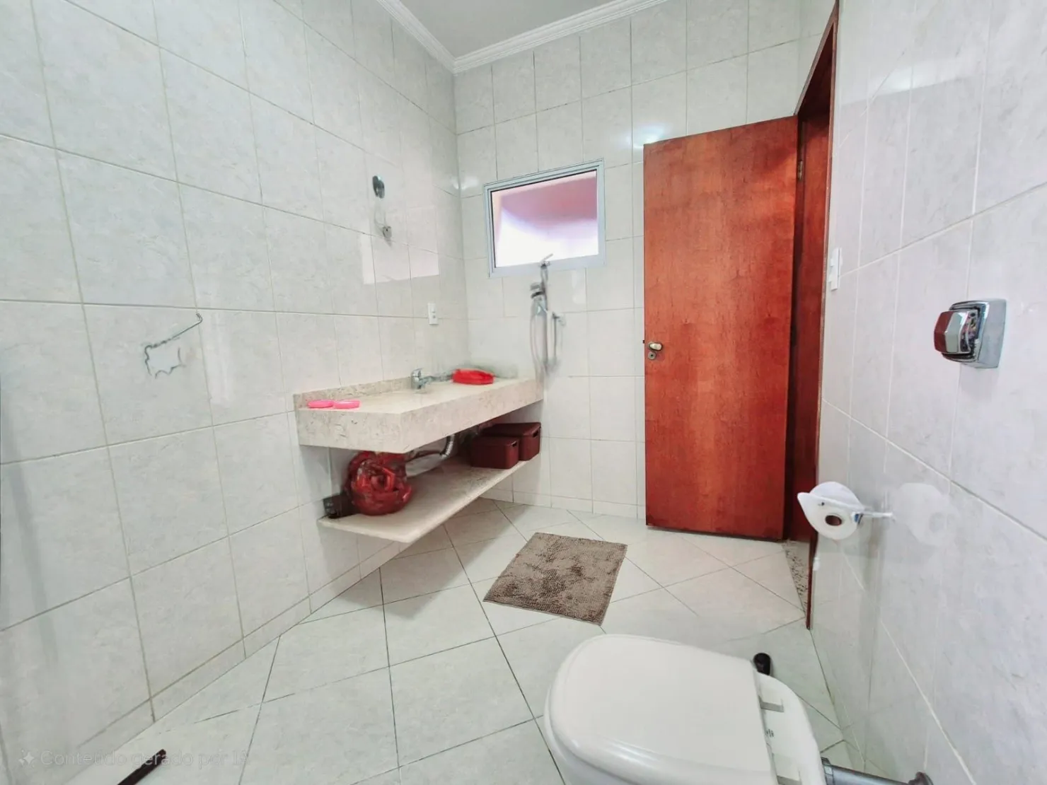 Imagem Luxuosa Casa com Piscina, Área Gourmet e Conexão com a Natureza no Condomínio Real Ville - 435 m² de Terreno
