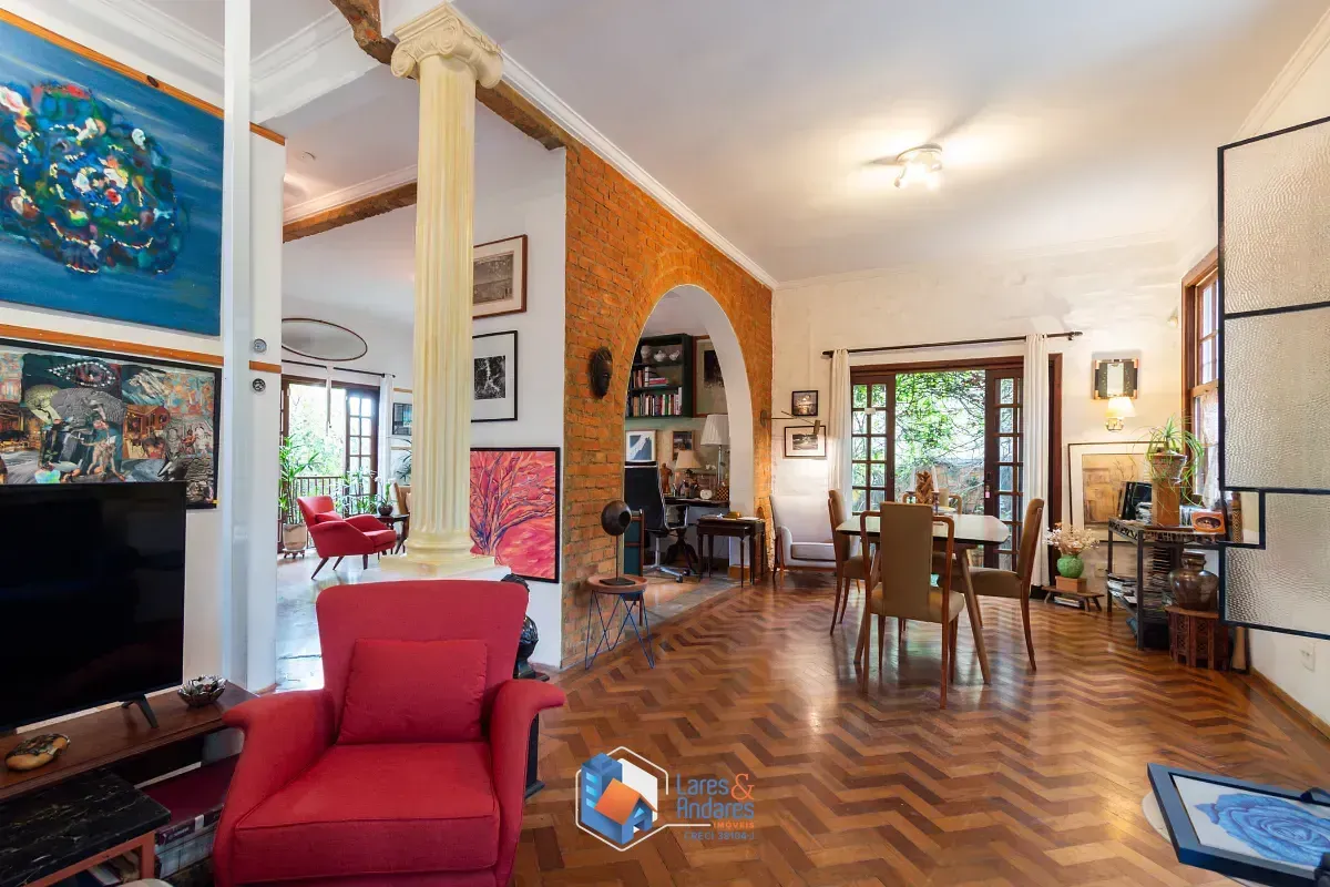 Imagem Casa para venda em Pacaembu com 5 quartos, sendo 2 suítes, 400m²
