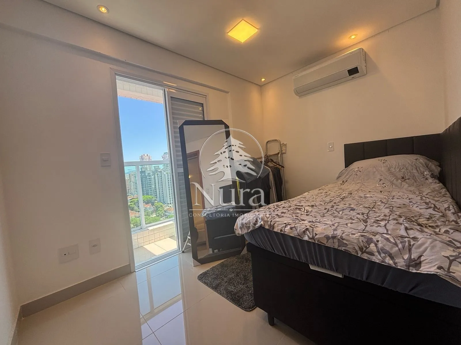 Imagem Apartamento de 2 quartos, 65m² no bairro Embaré, em Santos