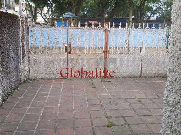 Imagem Terreno com quintal grande no bairro da Ponta da Praia em Santos (SP) por R$.1.150.000,00 !