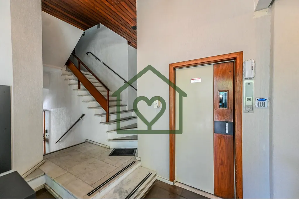 Imagem Descubra este magnífico apartamento de luxo à venda em Porto Alegre, no alto da Av Cabral e no cor...