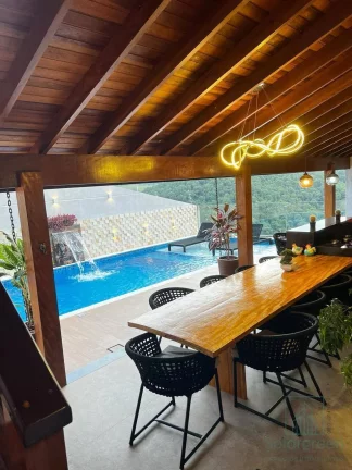 Imagem Casa Alto Padrão 3 Dorms, Sendo 1 Suíte à Venda, P/ R$1790.000,00