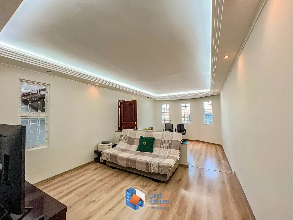 Imagem Sobrado para venda em Vila Mazzei com 3 quartos, sendo 1 suíte, 195m²