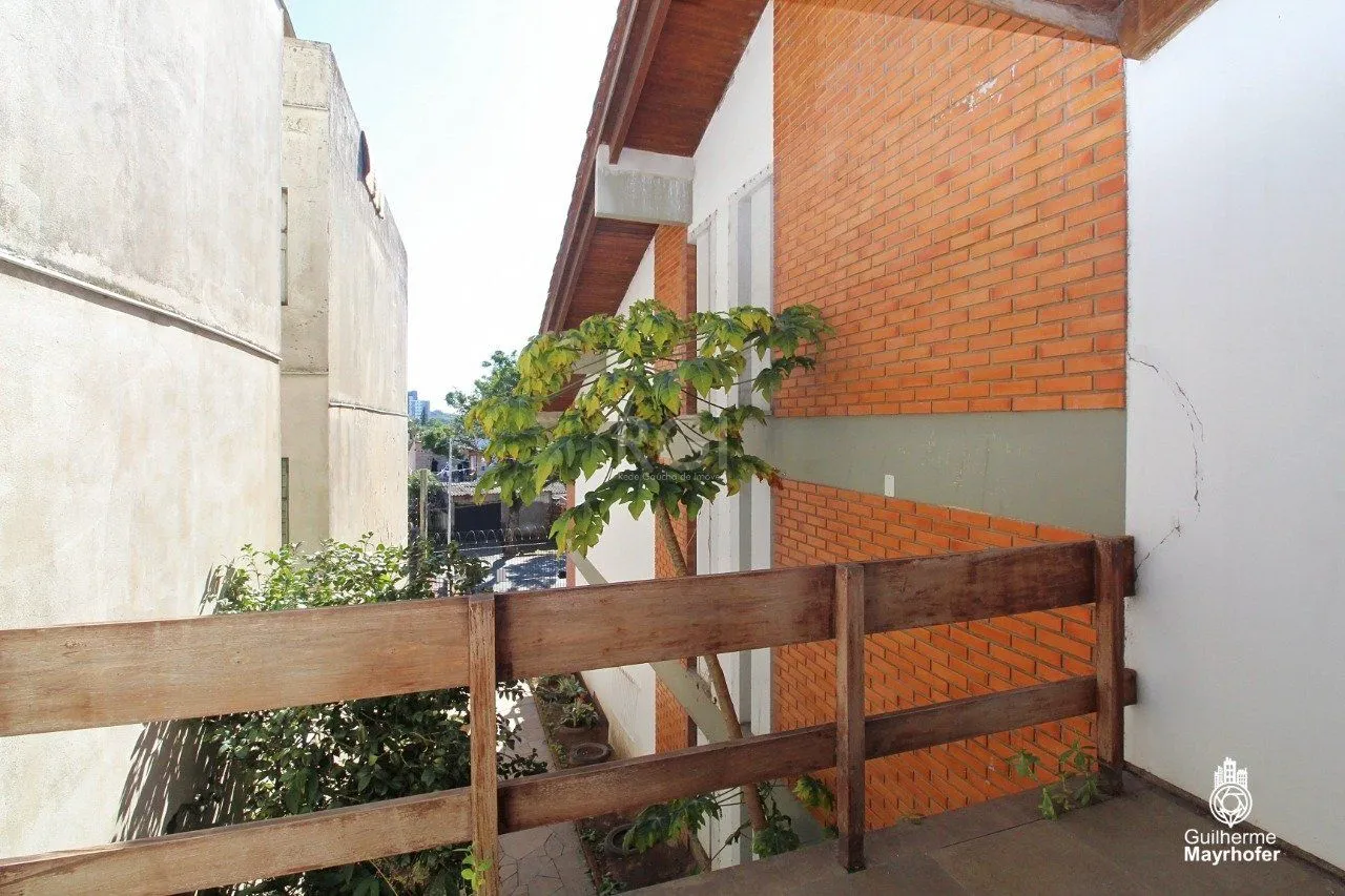 Imagem Casa para Venda - 526.64m², 4 dormitórios, sendo 2 suites, 4 vagas - Teresópolis