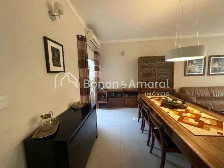 Imagem Casa com 196m² , 3 suítes, 5 banheiros, 4 vagas de garagem no Condomínio Campos do conde I Paulínia