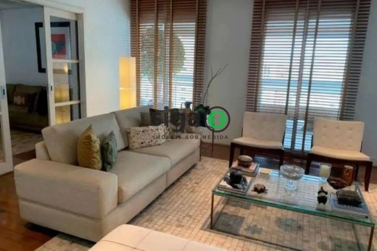 Imagem Apartamento em Moema Alto Padrão - 275m², 3 quartos e 4 Vagas!