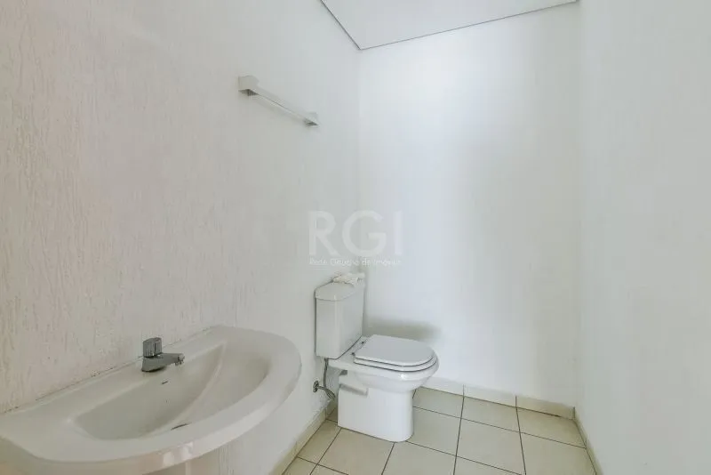 Imagem MÁFFER IMÓVEIS ALUGA - DEPÓSITO / PAVILHÃO Av. Voluntários da Pátria, 2822 - Floresta | Porto Alegre/RS Área privativa: 110 m² Vaga de garagem / carga e descarga