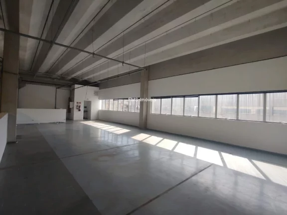 Imagem Galpão Industrial para Locação em Diadema-SP, Bairro Piraporinha, 2 Banheiros, 8 Vagas, 1.025m² de Área