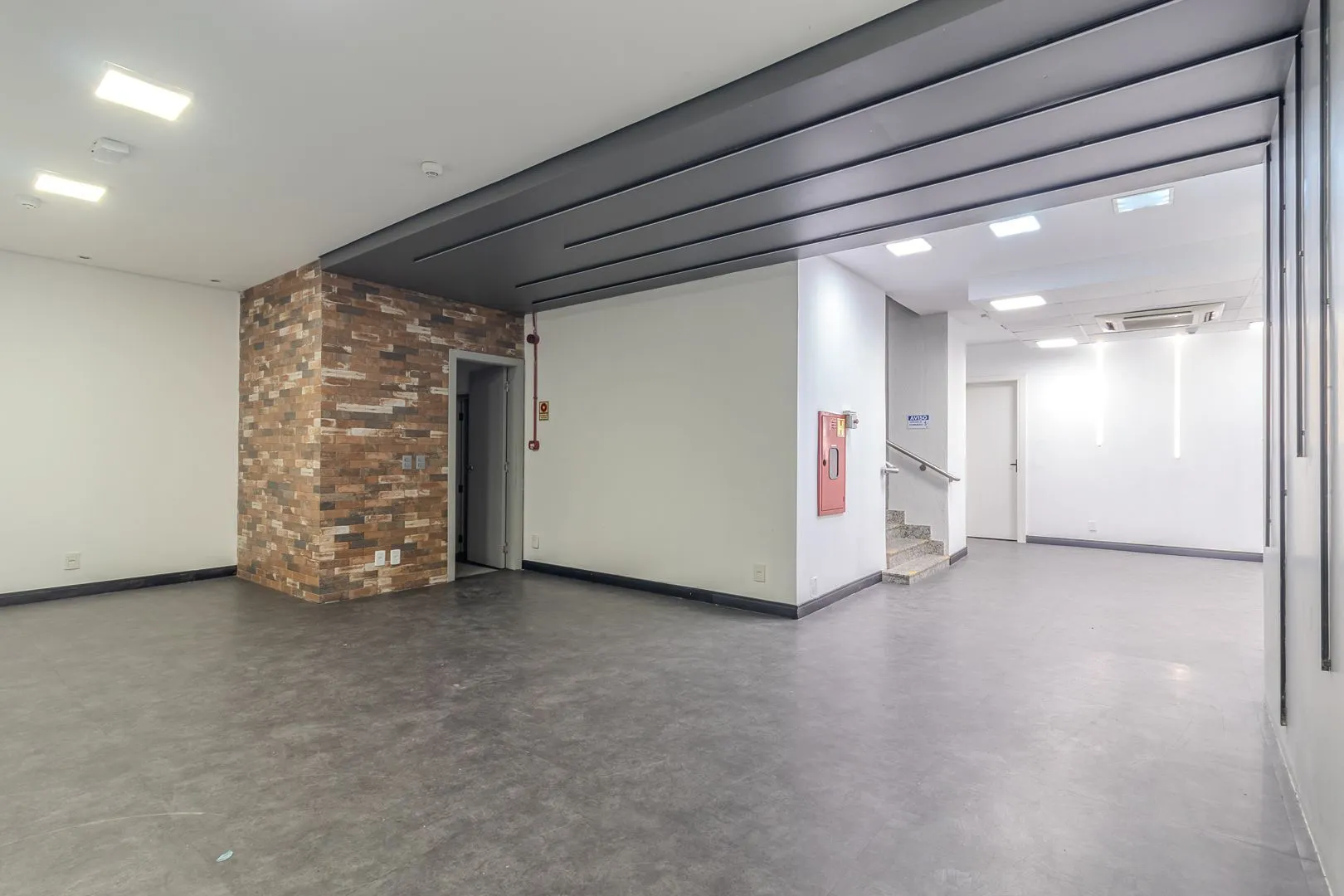 Imagem PRÉDIO COMERCIAL - COMPOSTO DE TÉRREO + 3 PAVIMENTOS