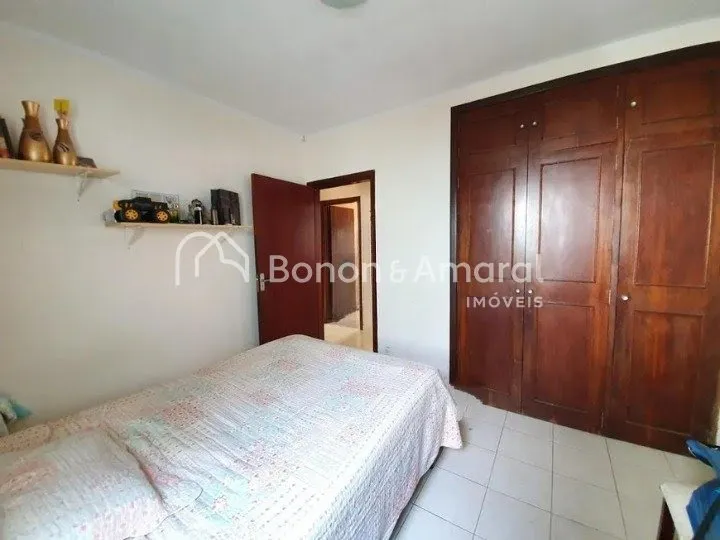 Imagem Casa térrea à venda, com 220m² de área construída, Parque Taquaral