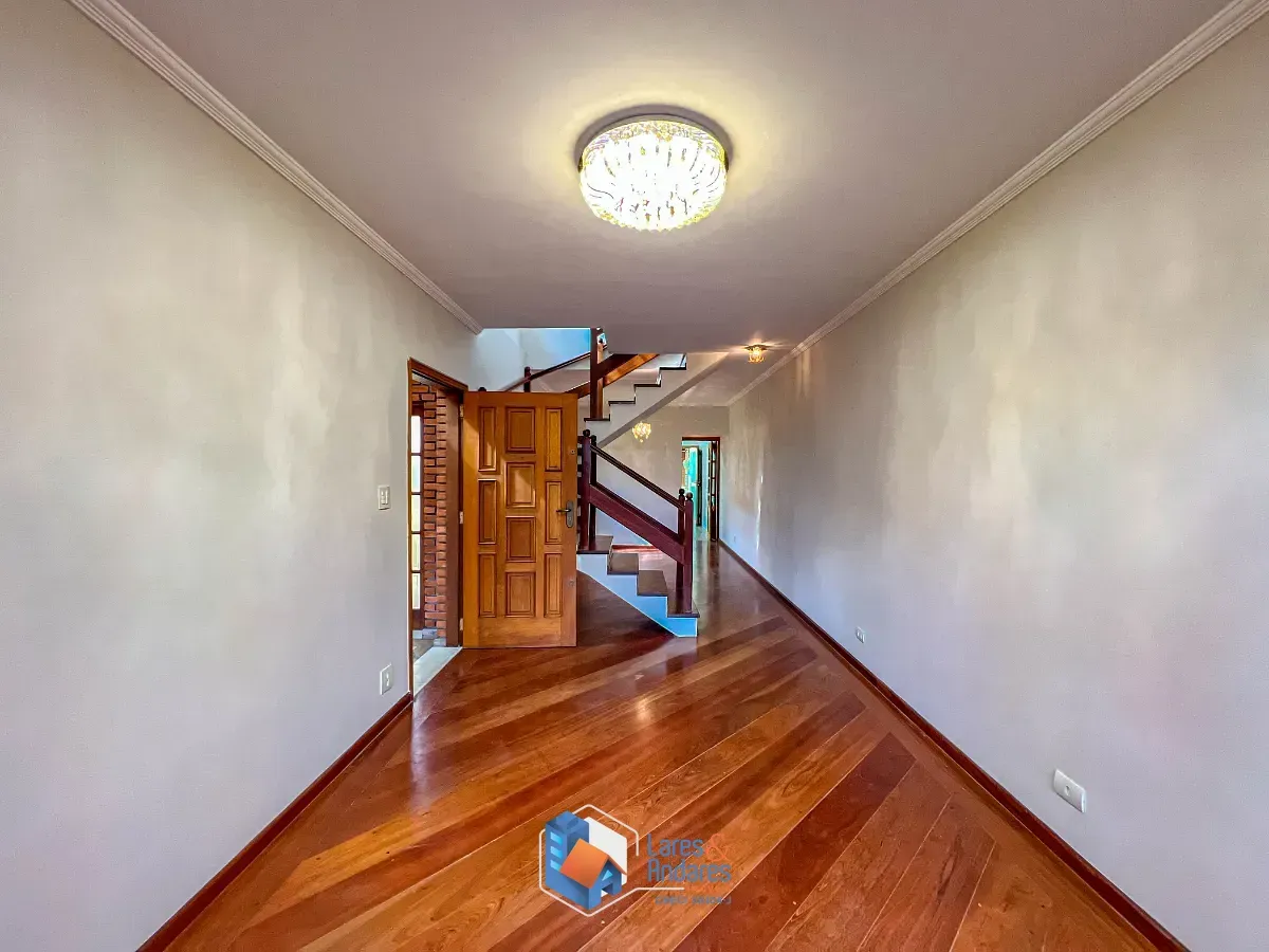 Imagem Sobrado para venda em Jardim Paraíso com 4 quartos, sendo 1 suíte, 218m²