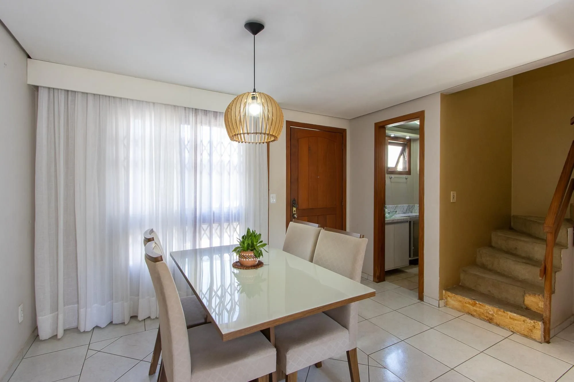 Imagem Casa em condomínio fechado, 104m² privativos, 2 quartos, 1 vaga, bairro Camaquã