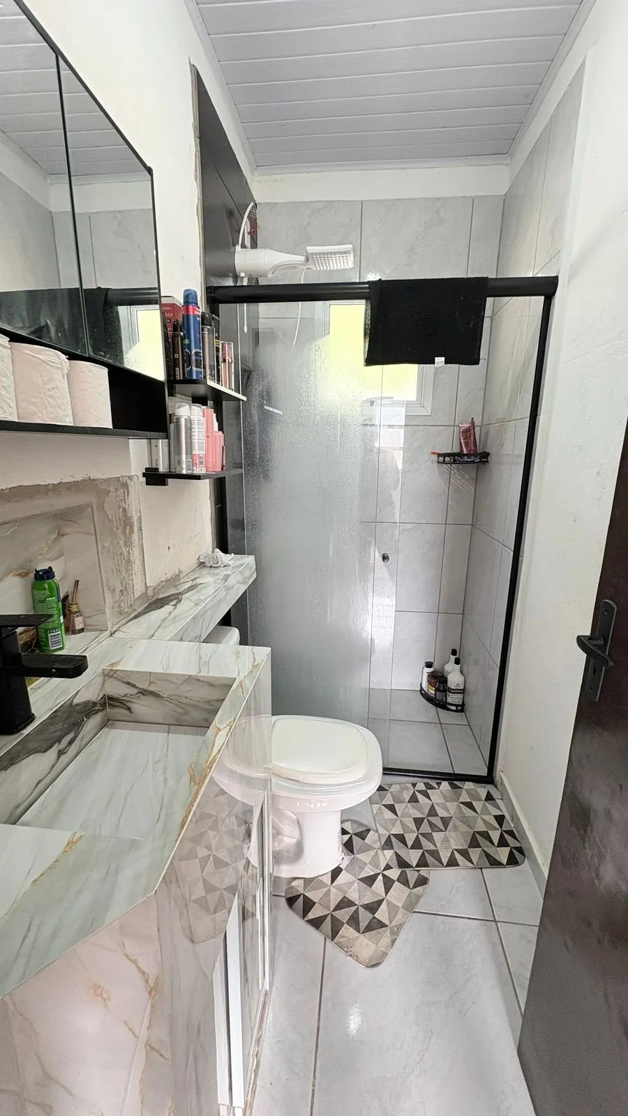 Imagem Sobrado a venda no Centro de Viamão com quintal