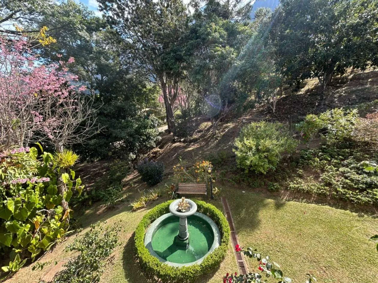Imagem Casa em Condomínio para Venda em Petrópolis / RJ no bairro Araras