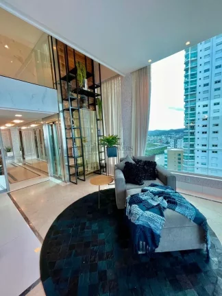 Imagem Belíssimo Triplex frente mar, mobiliado e decorado em Balneário Camboriú.