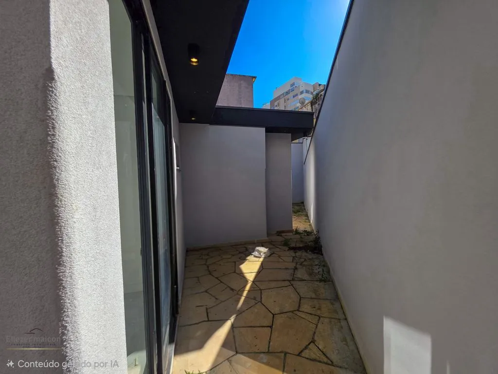 Imagem Casa a venda alto padrão com 3 suítes no bairro Centro em Poços de Caldas