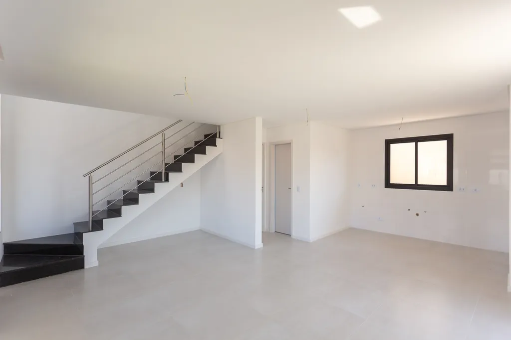 Imagem Casa em Condomínio de Luxo no Atuba, Curitiba-PR: 3 Quartos, 1 Suíte, 3 Banheiros, 2 Vagas, 103,56m² de Pura Elegância!