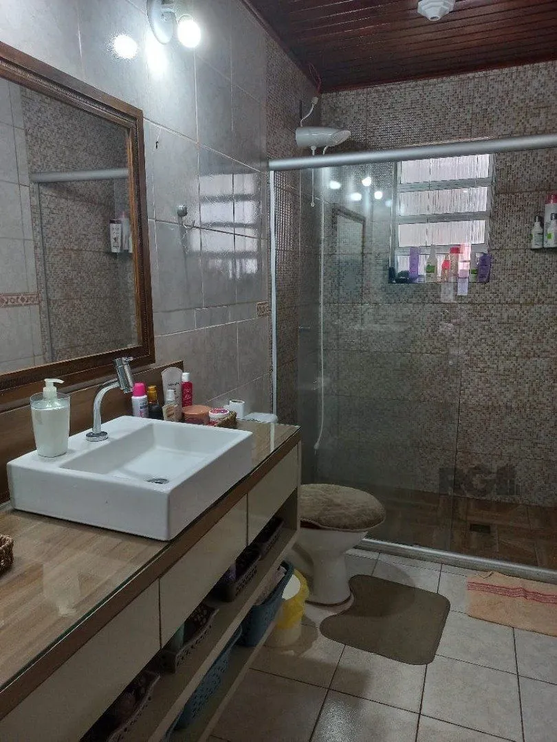 Imagem Casa 2 dormitórios com piscina na Vila Nova Porto Alegre