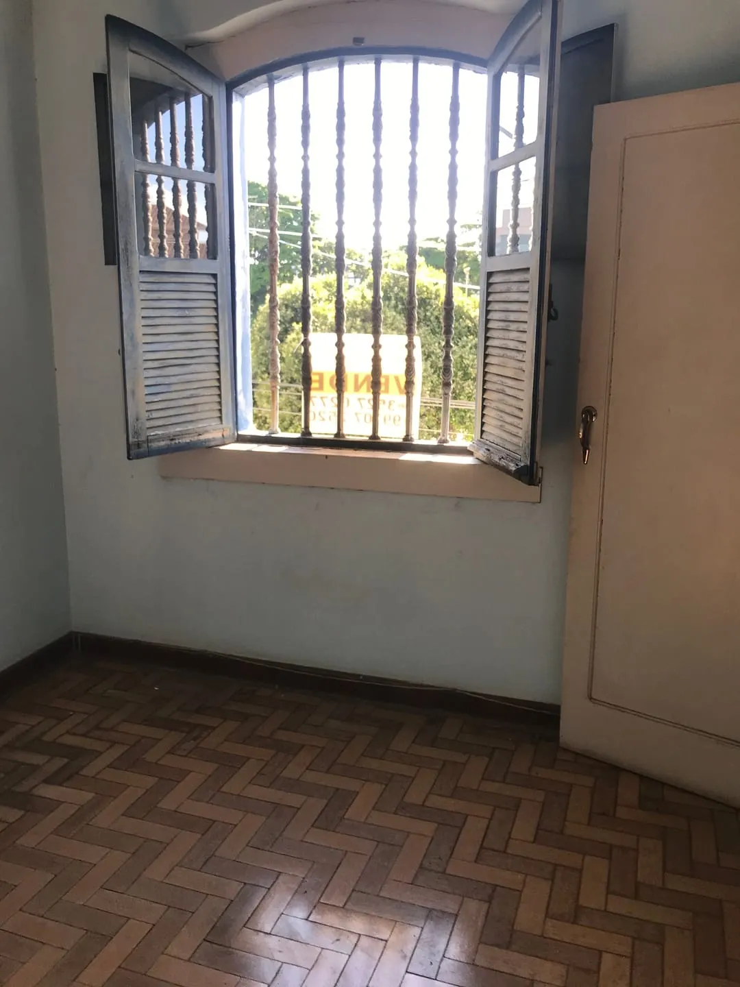 Imagem Sobrado de Esquina com 368,50m² no Centro de Pinda - Ótima Oportunidade para Residência ou Comércio de Sucesso!
