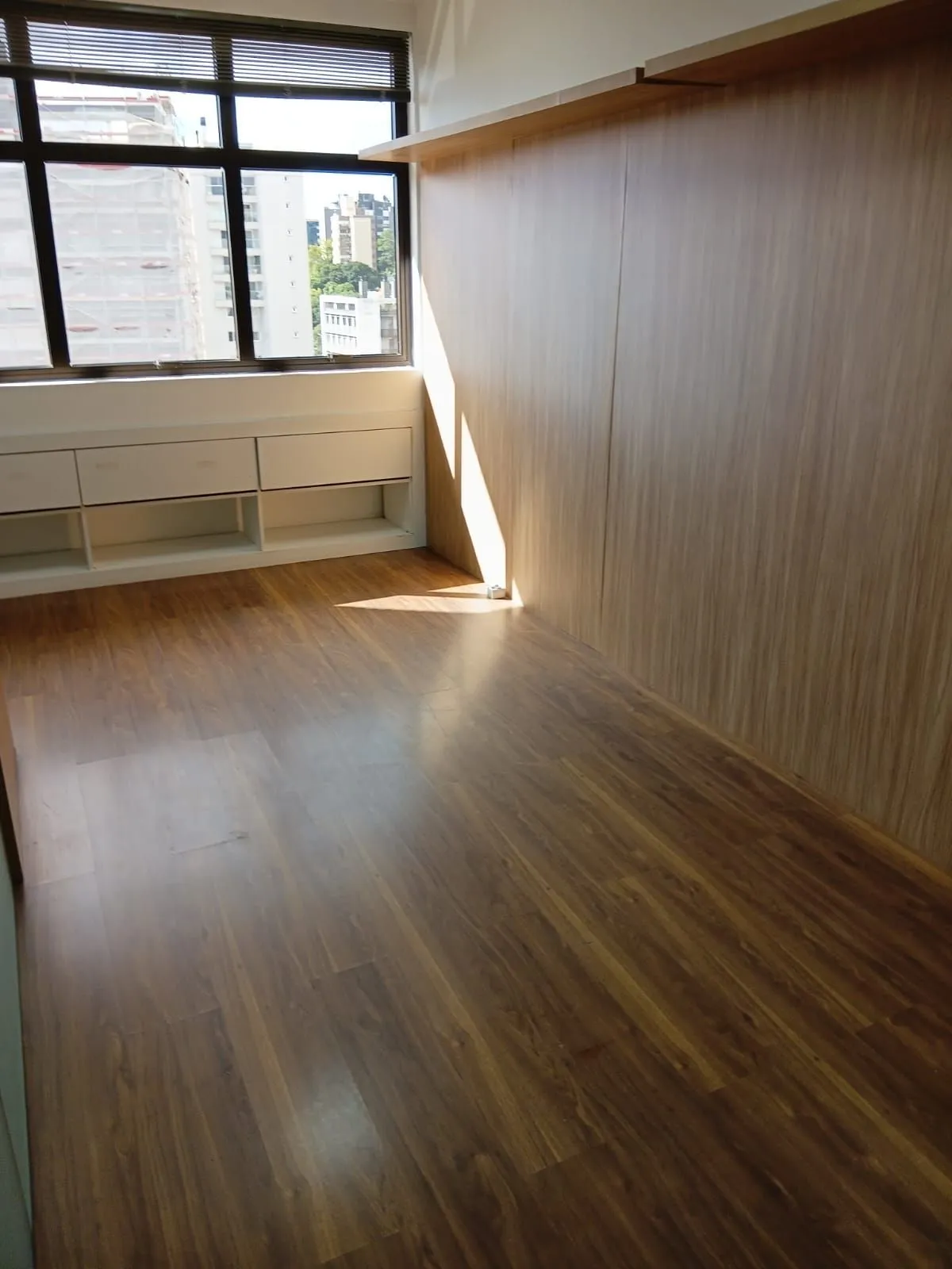 Imagem Vende-se cobertura comercial com Terraço - Moinhos de Vento