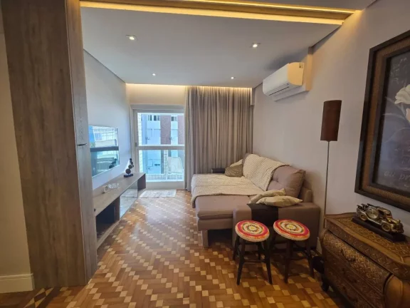 Imagem Apartamento em frente a Praia do Embaré, reformado, Varanda Vista Mar!!