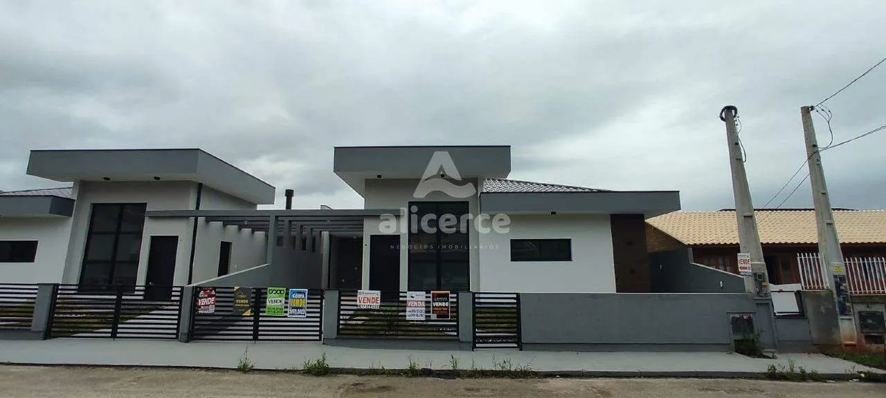 Imagem Casa à venda com 3 Quartos, 1 Suíte e 94,00m² em Ipiranga - São José/SC