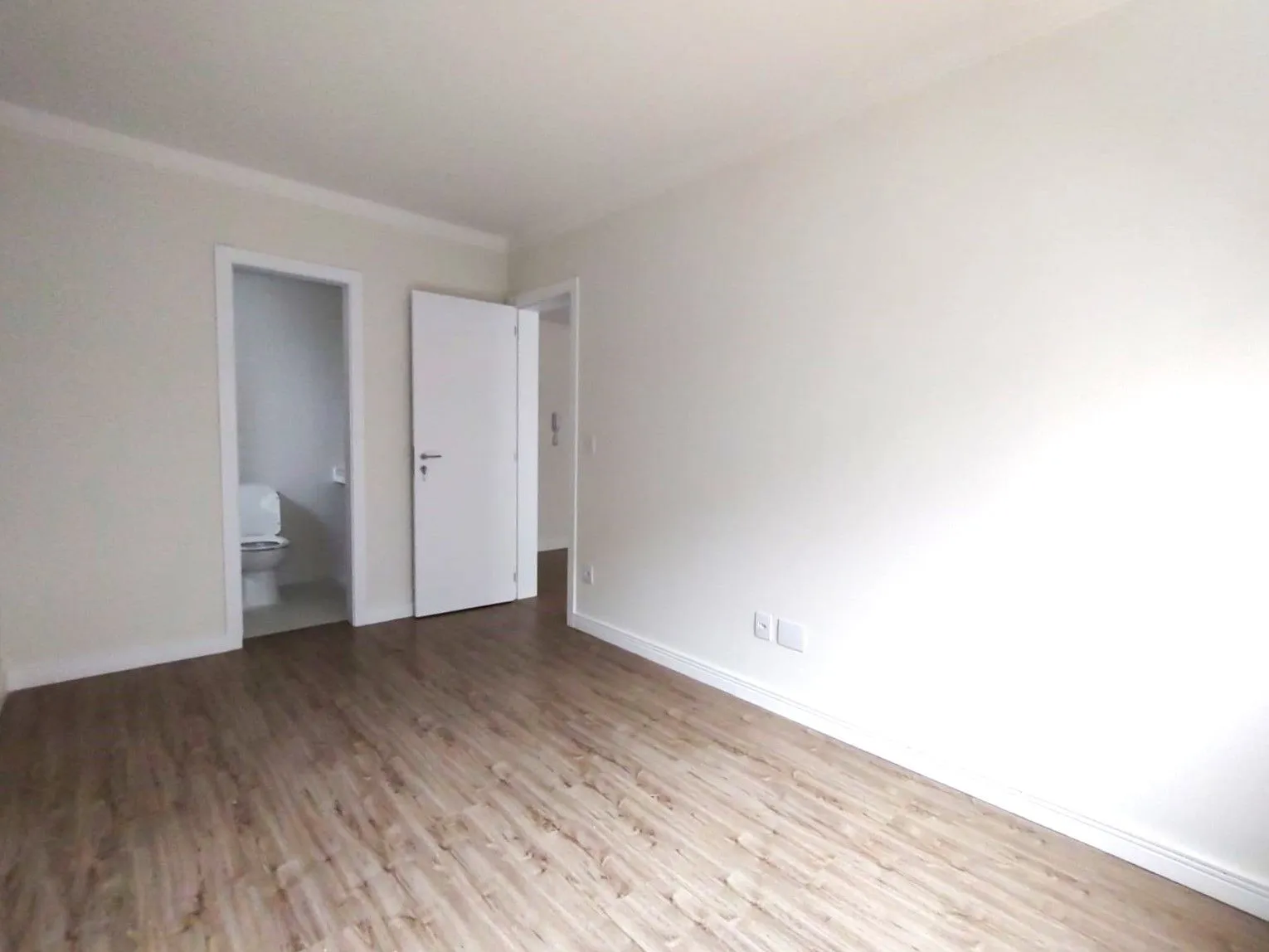 Imagem APARTAMENTO 1 DORMITÓRIO COM SUÍTE, COZINHA AMERICANA, LAVABO E AMPLO LIVING NO BOM FIM!