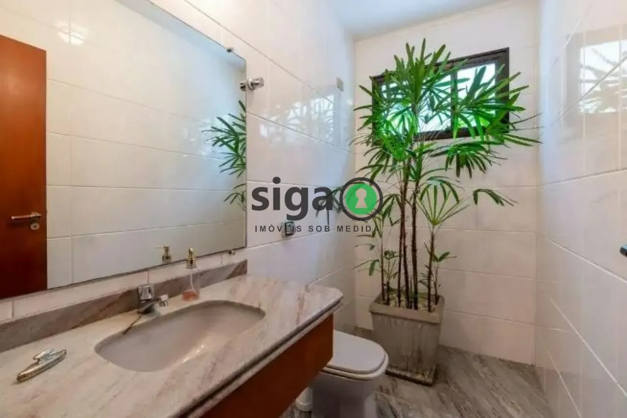 Imagem Casa Alto Padrão no Real Parque de 4 Quartos com 8 Vagas - 450m² à Venda.