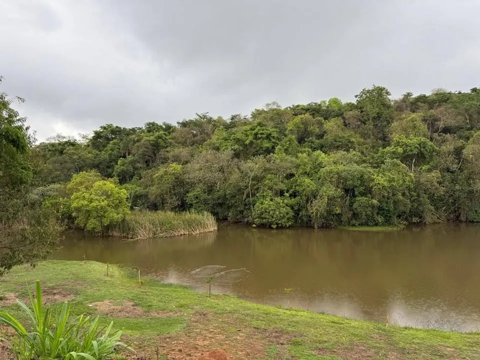 Imagem Chácara 2 Dormitórios 700m² Terreno à Venda ? Condomínio Aquarius Araçoiaba da Serra/SP