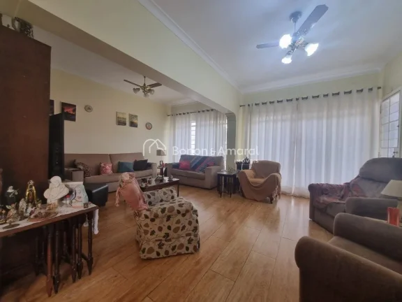 Imagem Casa térrea à venda no Jardim Guanabara, muito bem localizada!

Sala ampla e arejada para 3 ambien...
