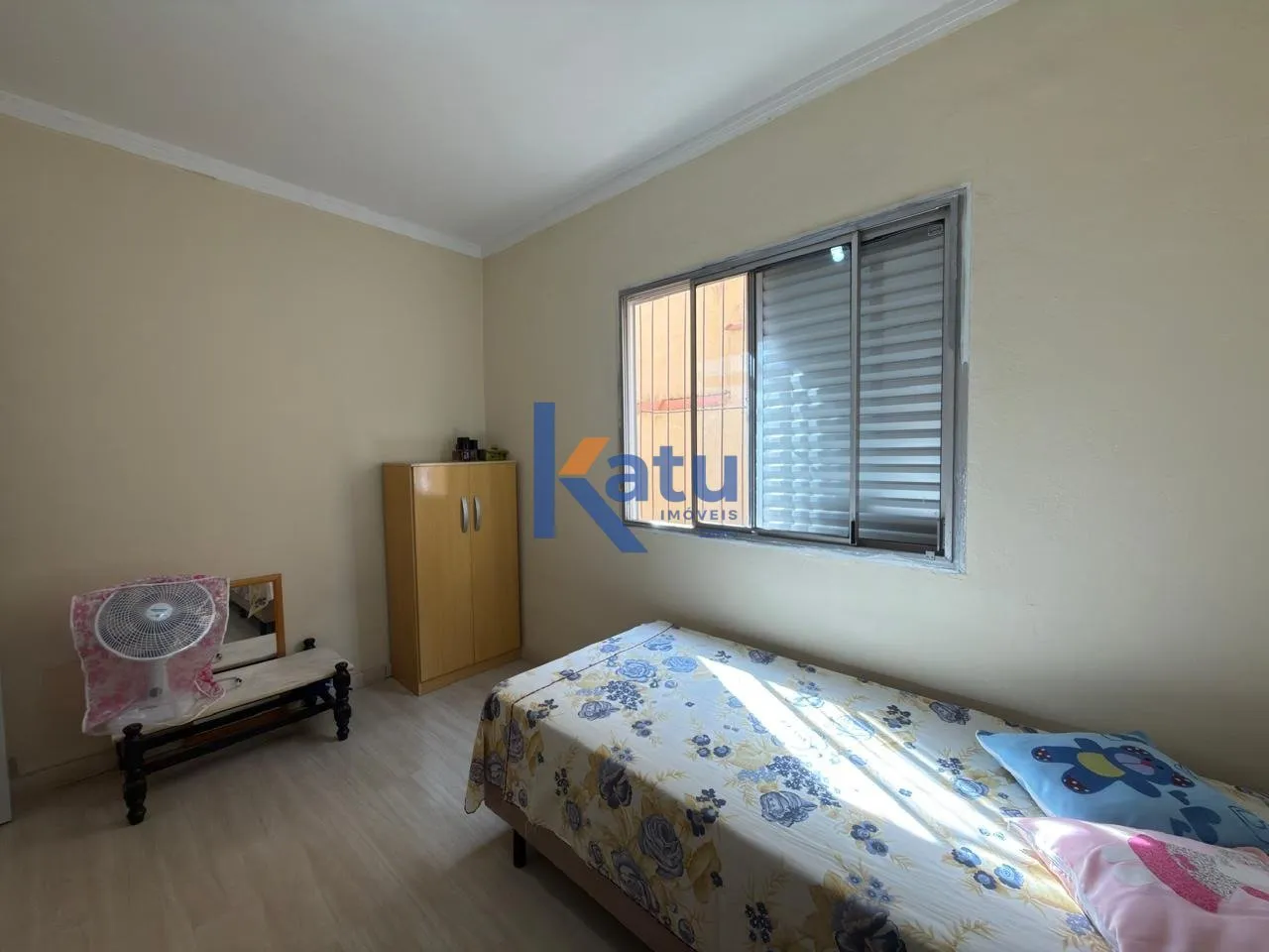 Imagem CASA PARA VENDA NO BAIRRO ELOY CHAVES EM JUNDIAÍ/SP

O imóvel possui 01 sala de estar equipada com...
