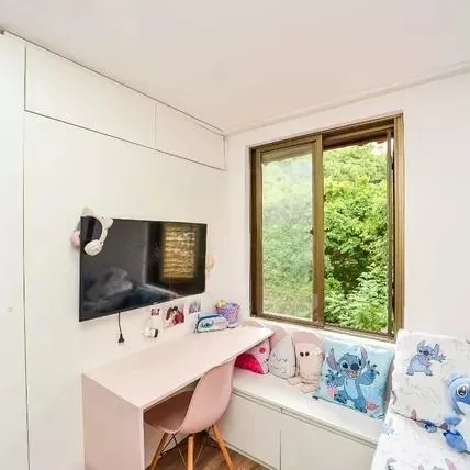 Imagem Casa em Condomínio com 3 Quartos, Piscina, Quintal e 2 Vagas