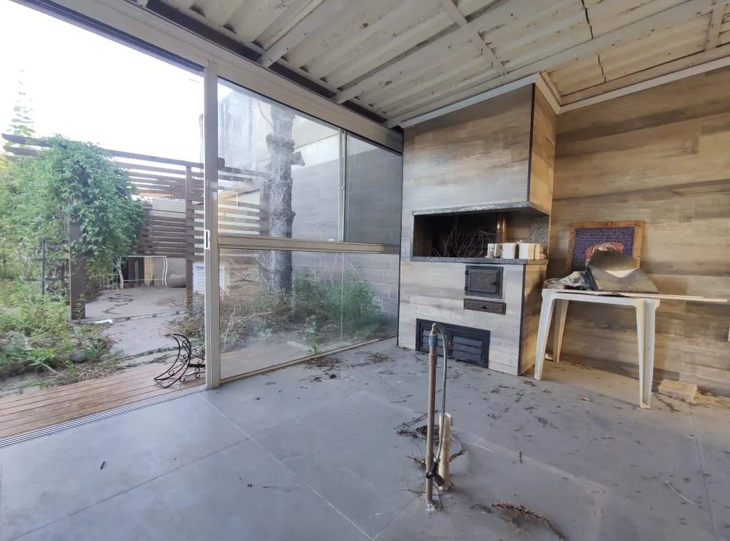Imagem Casa para investidor 2 dormitórios, 1 vaga no bairro Rio Branco