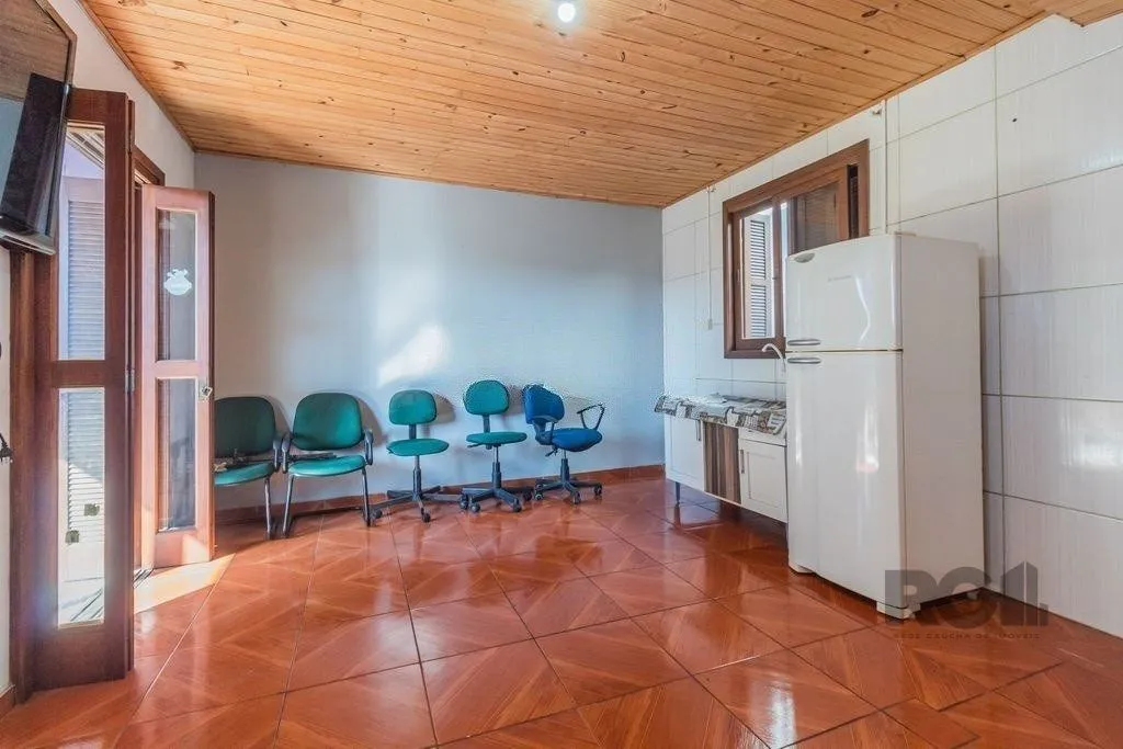 Imagem Casa com 4 dormitórios no bairro Santa Maria Goretti