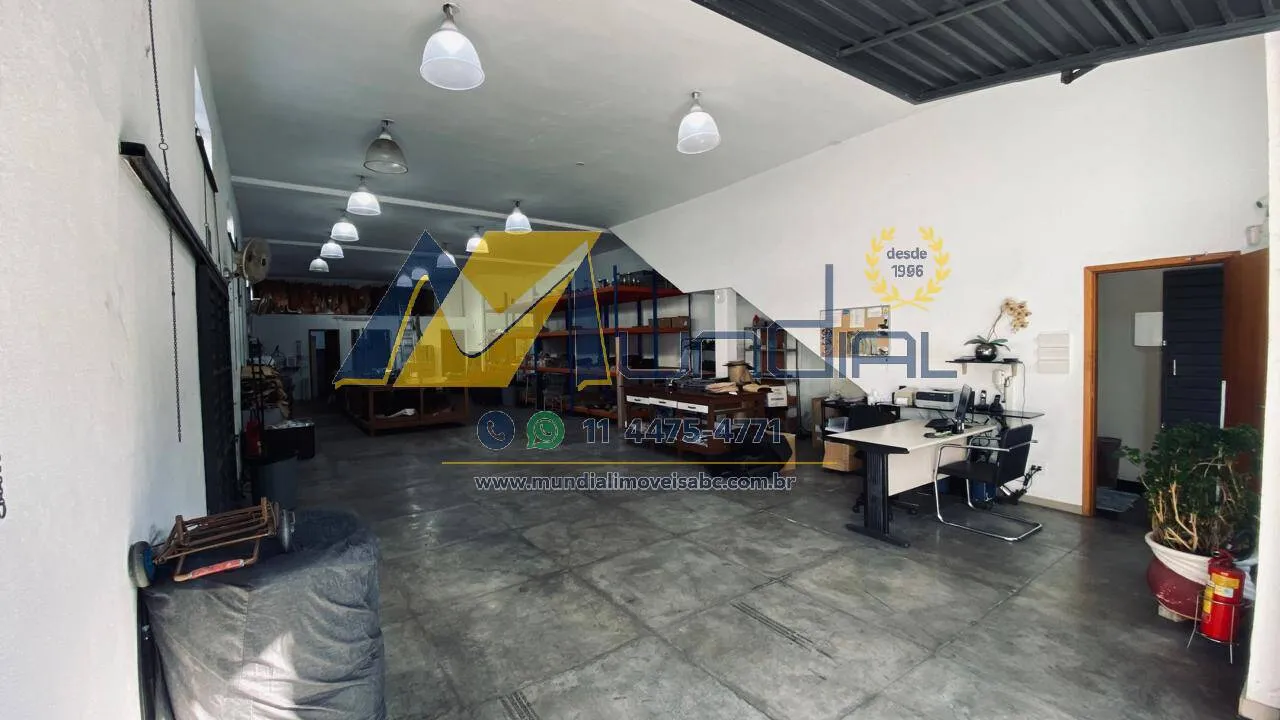 Imagem Galpão Comercial com 399m² à Venda por R$ 2,9 Milhões