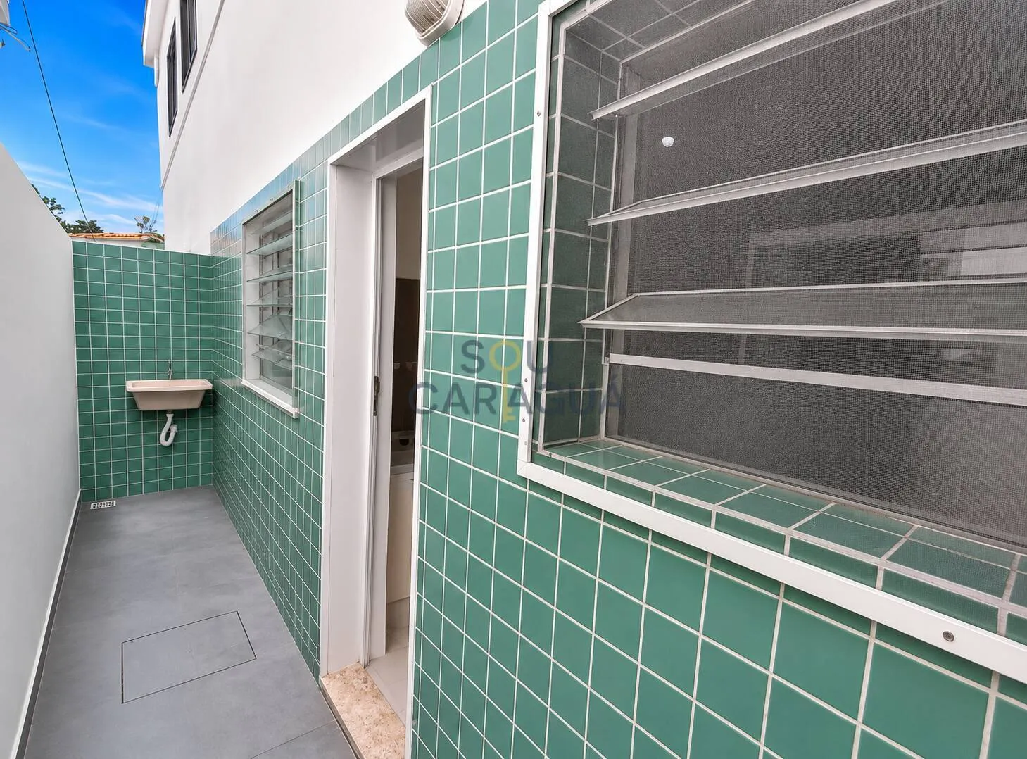 Imagem Casa em condomínio a venda na praia Martim de Sá com 2 vagas de garagem