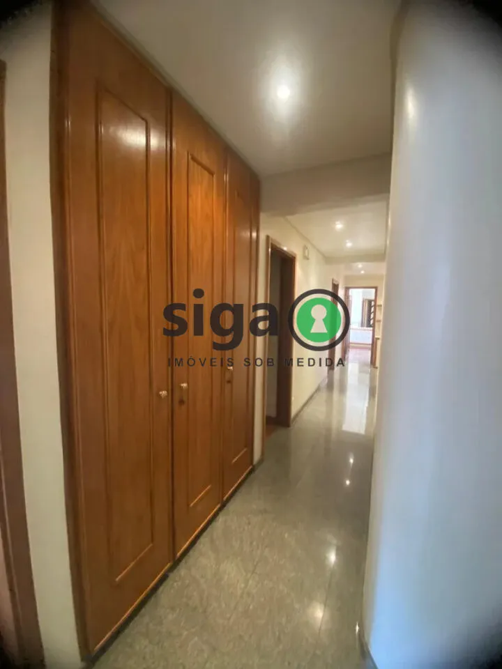 Imagem Apartamento á Venda - 235m², 4 Suítes e 4 Vagas em Moema.