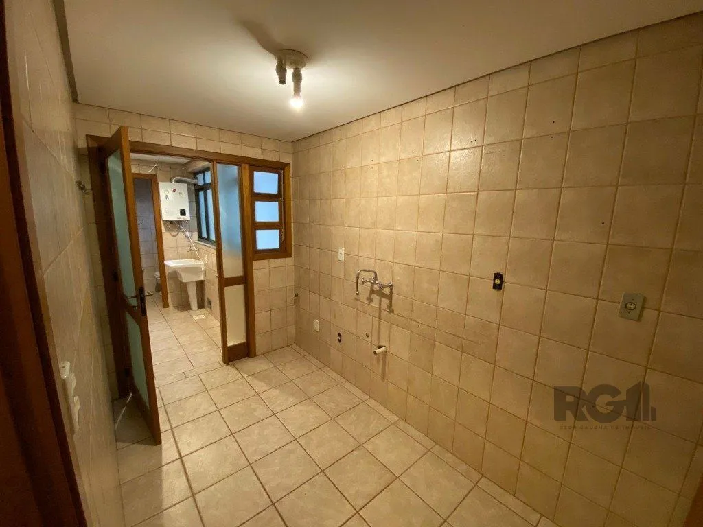 Imagem Amplo apartamento de 2 dormitórios no Petrópolis