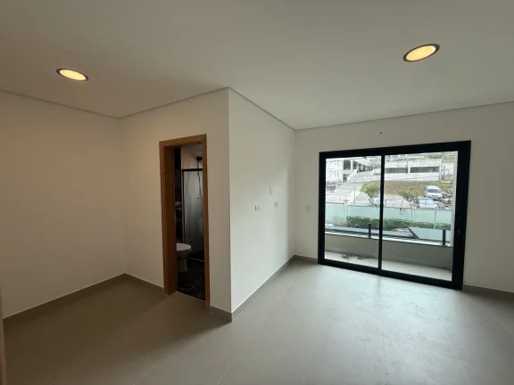 Imagem Casa à Venda com Piscina e Salão de Lazer no Portal dos Ipês - Cajamar/SP