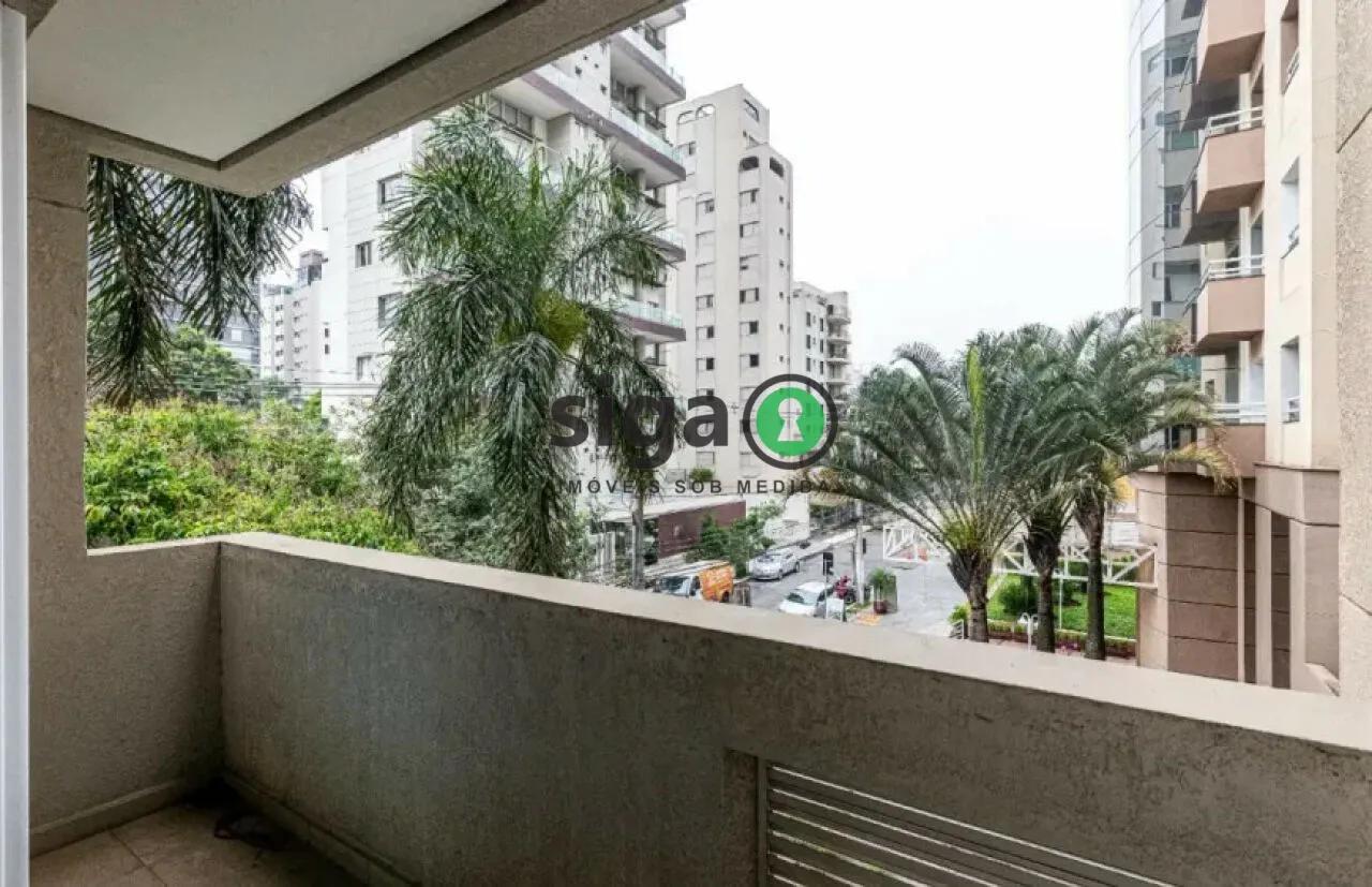 Imagem Sala comercial pronta no Jardins com vista arborizada e localização privilegiada.
