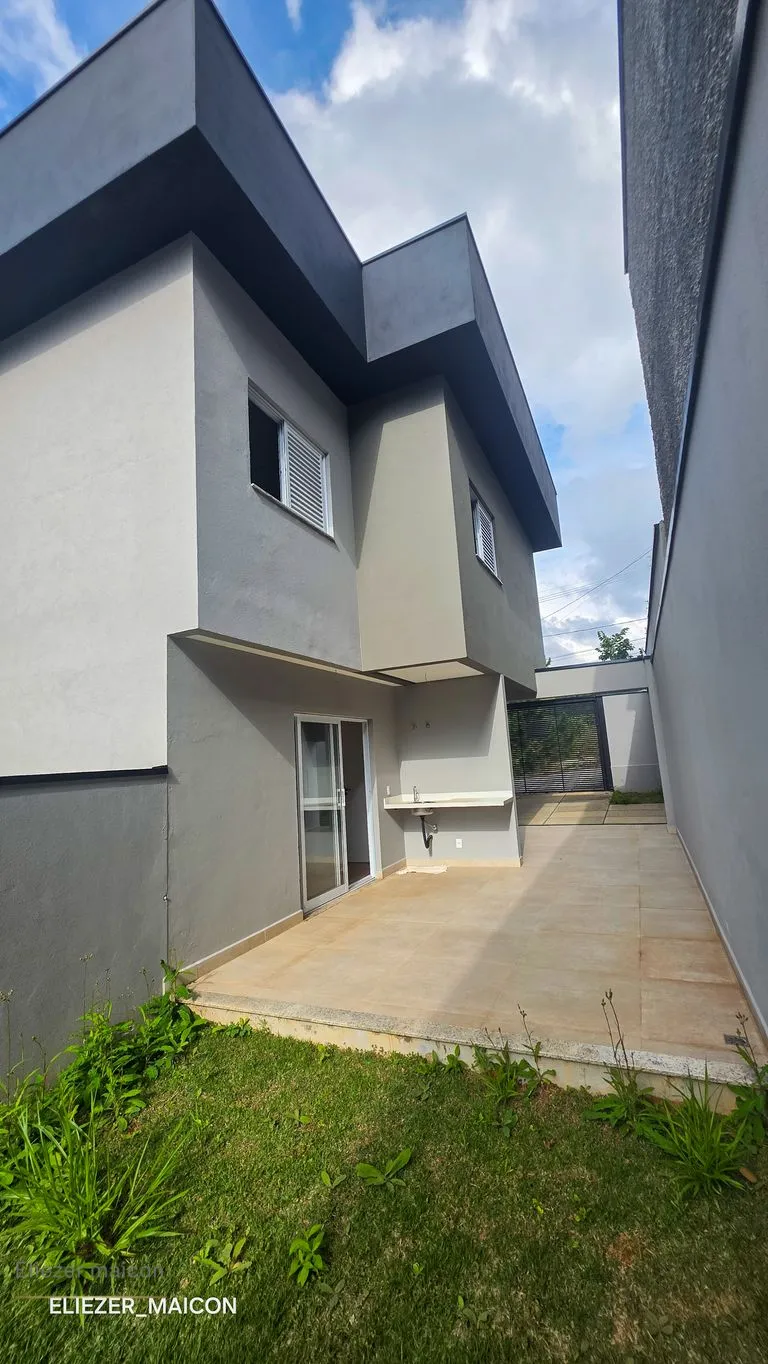 Imagem Sobrado à Venda com 3 quartos no bairro Belvedere, em Poços de Caldas - MG