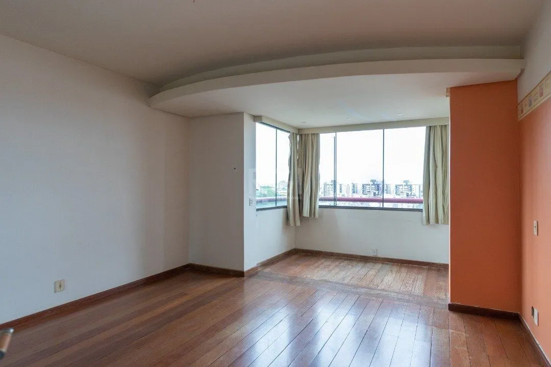 Imagem Cobertura para Venda - 302m², 4 dormitórios, sendo 1 suites, 3 vagas - Menino Deus
