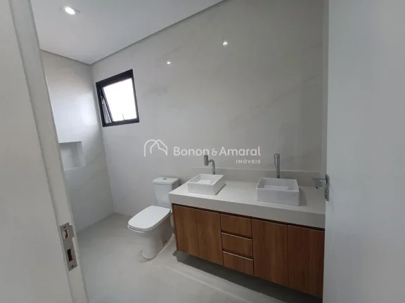 Imagem Esta linda residência combina elegância e conforto em um projeto com ambientes integrados e acabam...