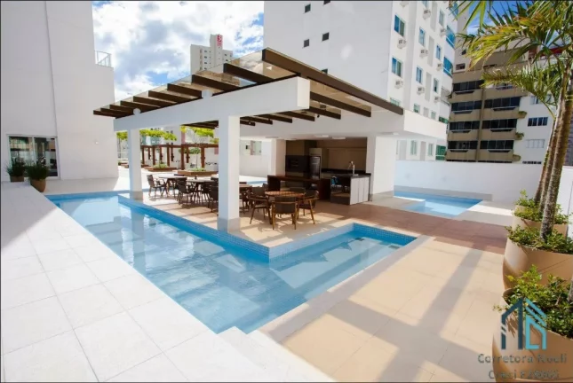 Imagem Apartamento 03 suítes, 02 vagas, andar alto ensolarado no Centro de Balneário Camboriú SC