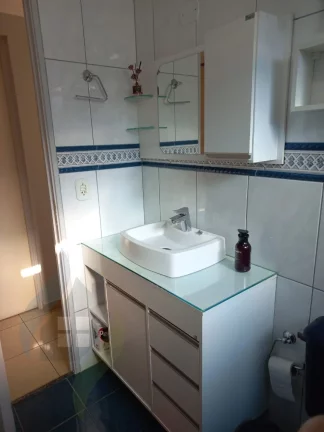 Imagem Apartamento de 2 dorms, 2 salas, 1 banheiro, 1 vaga com 54m² em Taboão, Diadema