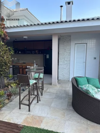 Imagem Casa de Luxo em Condomínio no Recreio dos Bandeirantes com 4 Suítes e 450m² - Rio de Janeiro-RJ
