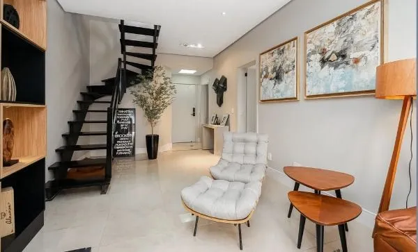 Imagem Vende-se cobertura com 2 dormitórios, sendo 1 suíte no bairro Auxiliadora