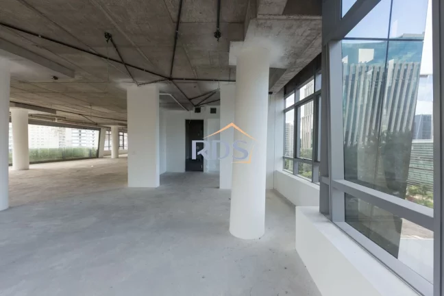 Imagem Apartamento no contrapiso a venda de 575m² com 4 suítes e 6 vagas no Itaim