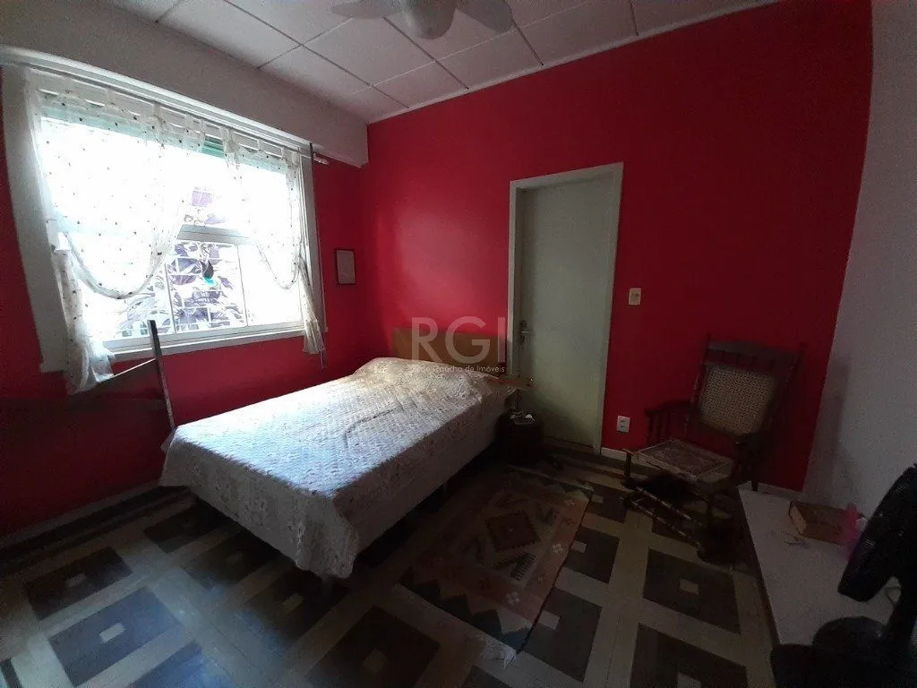 Imagem Casa para Venda - 290m², 3 dormitórios, sendo 1 suites, 3 vagas - Menino Deus
